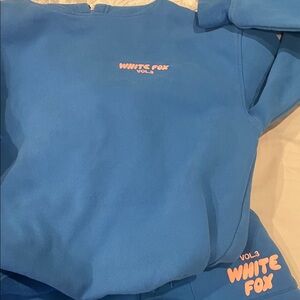 White fox sweatshirt and sweatpants bundle